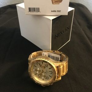 ✨SOLD!✨Nixon 48-20 Chrono Gold